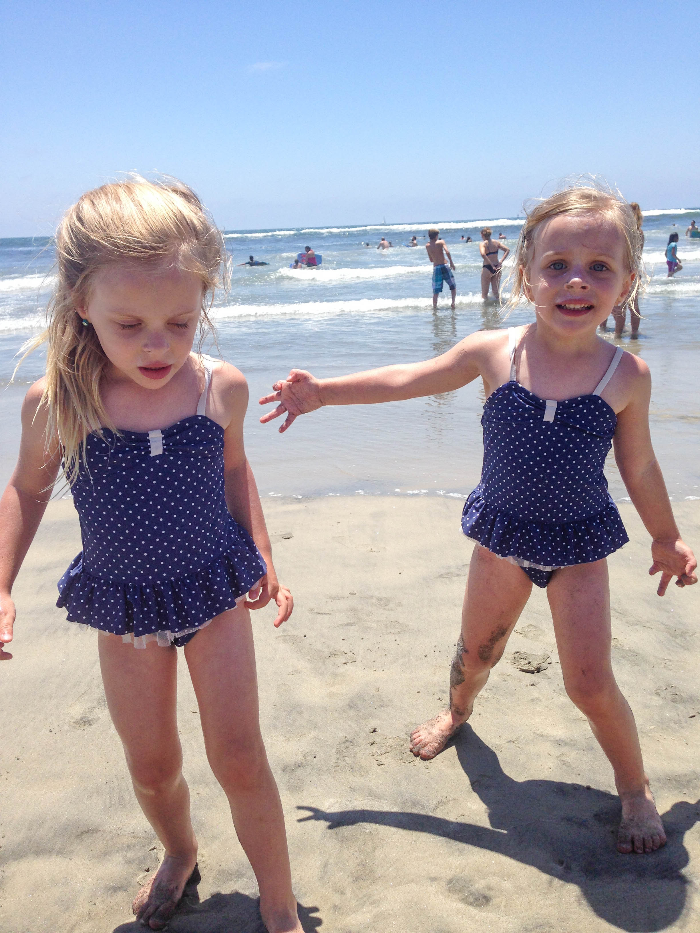 tips_for_a_day_at_the_beach_with_little_kids